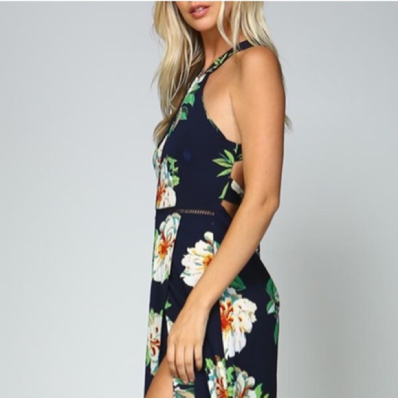*HOLD* 🎉HP🎉 Insanely Flattering Floral High Slit Dress - Picture 2 of 3